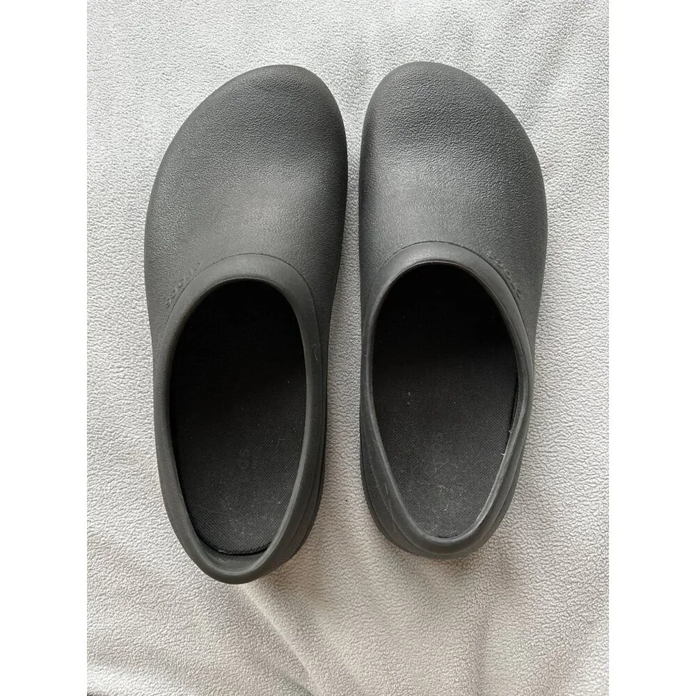 Crocs Shoe Mens 12 On The Clock Slip On Work Clogs Men Slip Resistant Comfort